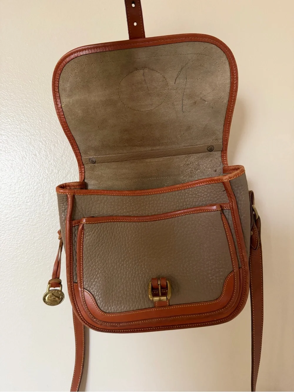 DOONEY & BOURKE Vintage Surrey Bag Crossbody Handbag in Tan & Brown